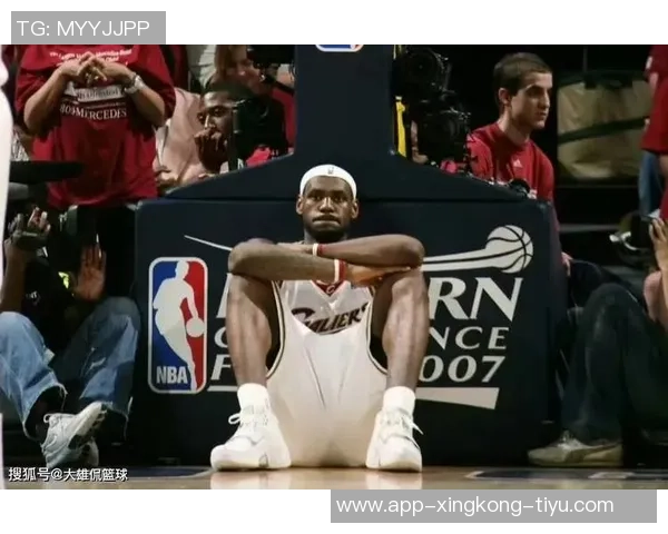 詹姆斯谈球队表现强调关键球能力并称赞第三节表现出色